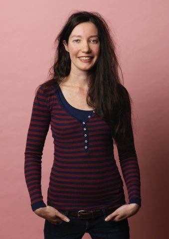 Portret Kirsten, Helpende